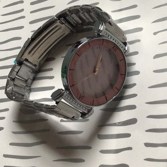 Watch - Picture 2 of 4